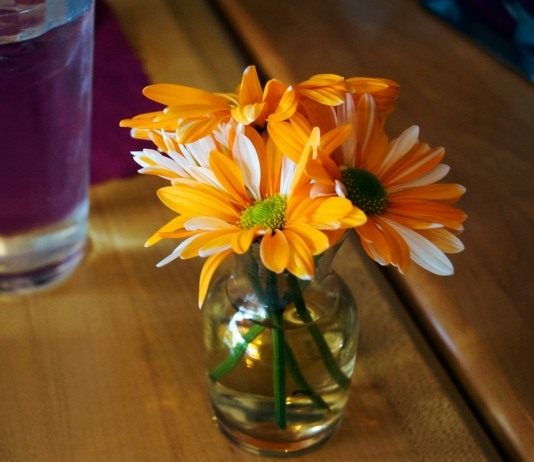 Цветы в вазе