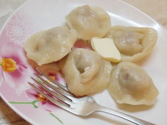 Домашние пельмени ручной лепки