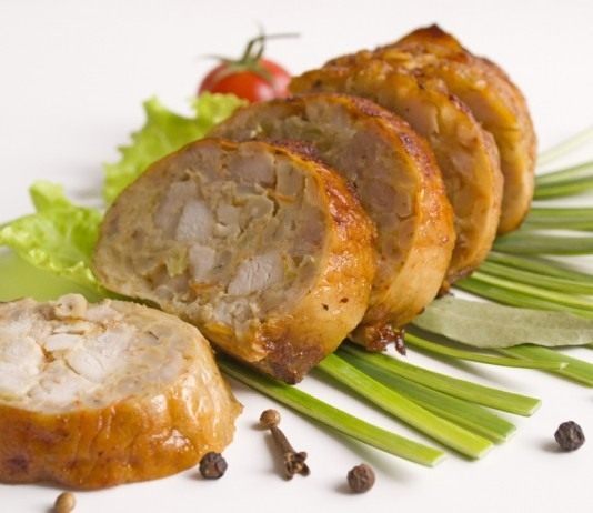 Домашняя колбаса из цыплёнка с перловой крупой