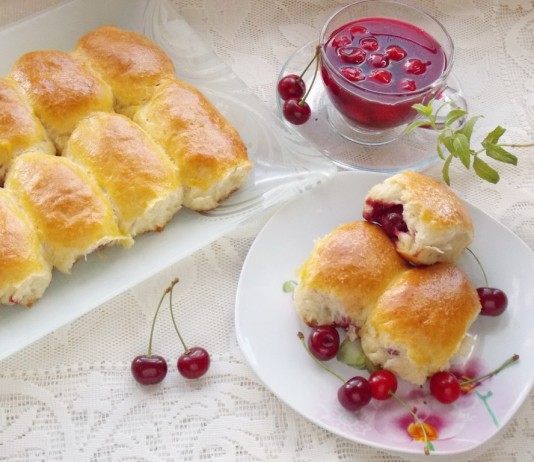 Пирожки с вишнями