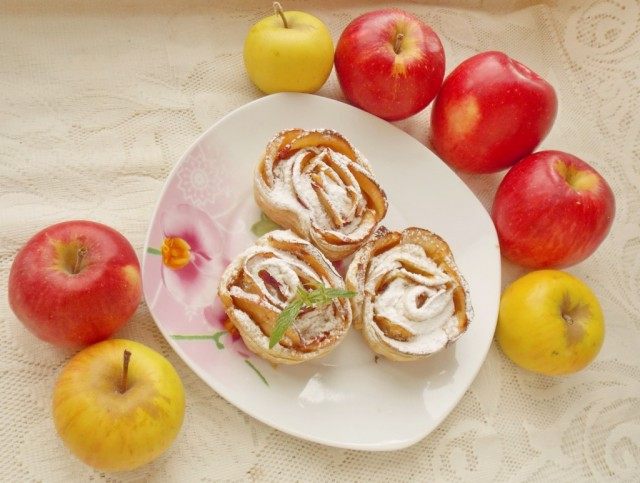 Яблочные розы из слоёного теста Яблочные розы из слоёного теста