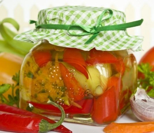 Ассорти из маринованных перцев