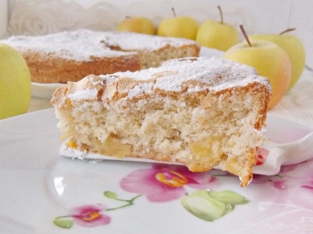 Шарлотка с яблоками готова Шарлотка с яблоками готова