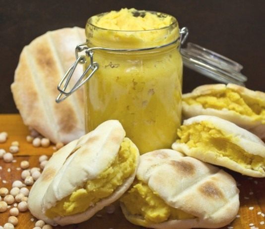 Пита с хумусом