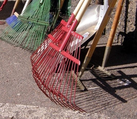 Календарь садово-огородных работ на апрель - Календари В апрельские дни когда работа в саду невозможна проведите инвентаризацию садового инструмента