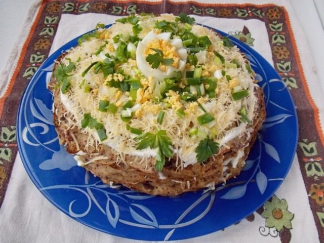 Блинный торт из печени с начинкой Блинный торт из печени с начинкой