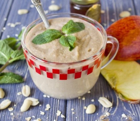 Смузи с яблоком и геркулесом