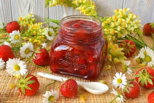 Джем из садовой земляники