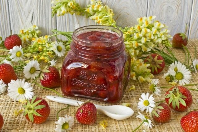 Джем из садовой земляники