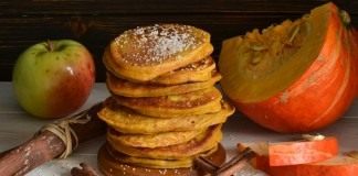 Оладьи с тыквой и яблоками