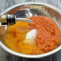 Добавляем растительное масло
