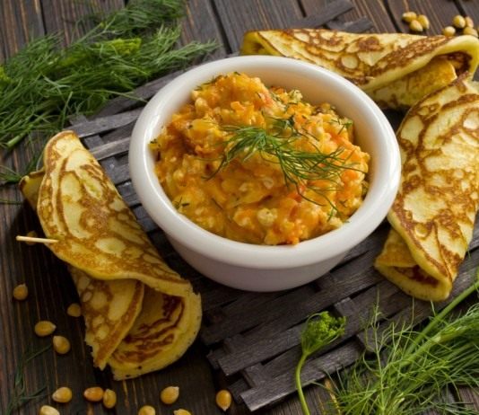 Мачанка из курицы с кукурузными блинами