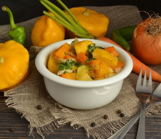 Овощное рагу с курицей и патиссонами