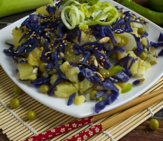 Постный салат с картофелем