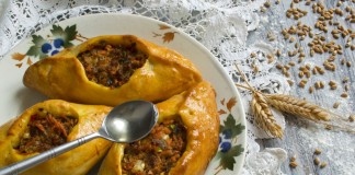 Расстегаи с мясом