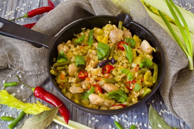 Солянка сборная с курицей и рисом арборио