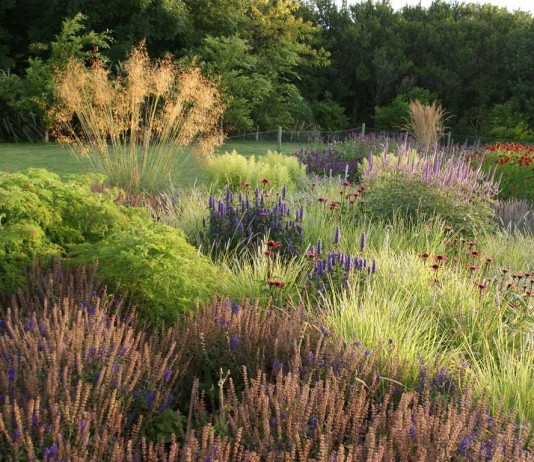 Сад природного стиля