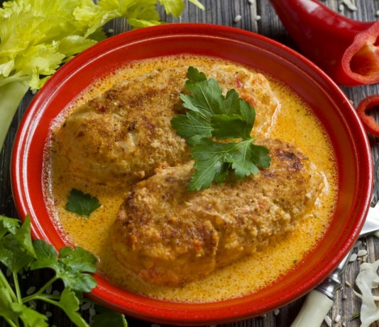 Ленивые голубцы в духовке с рисом и курицей