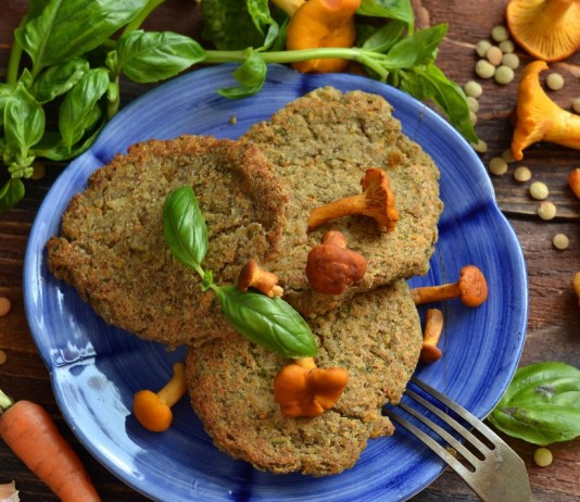 Котлеты из чечевицы с лисичками