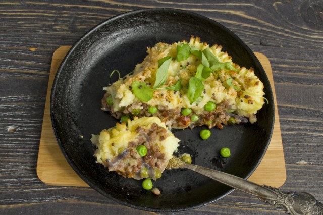 Картофельный пирог с фаршем и овощами