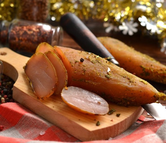 Домашние сыровяленые куриные грудки