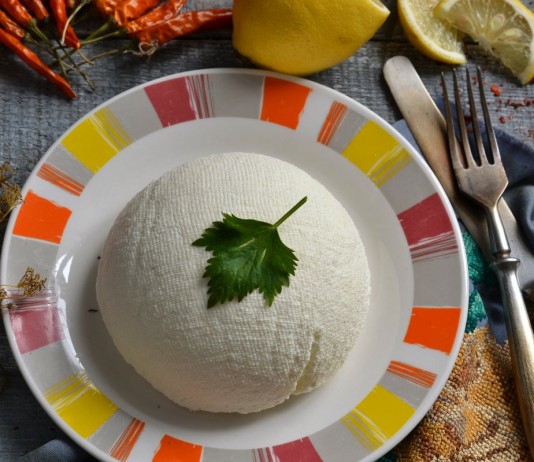 Домашний сыр из кефира и молока