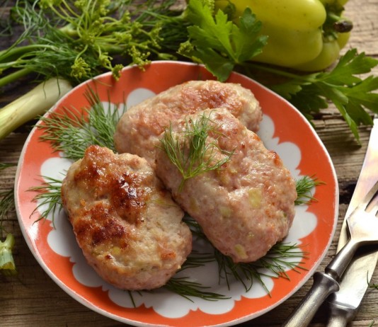 Мясные котлеты с отрубями и сладким перцем - Рецепты Мясные котлеты с отрубями и сладким перцем