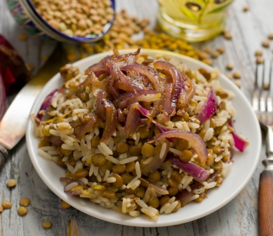 Муджадара — рис с чечевицей