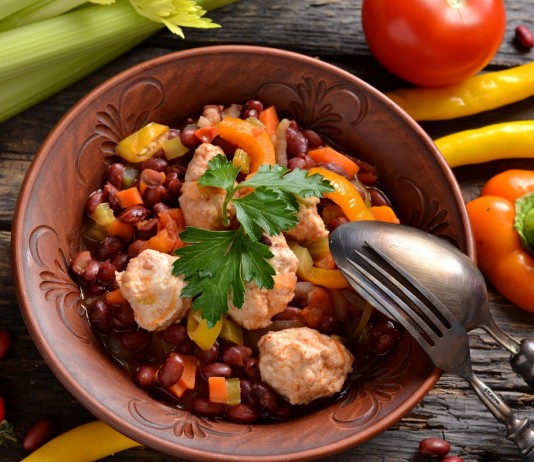 Овощное рагу с фрикадельками из курицы - Основные блюда и гарниры Овощное рагу с фрикадельками из курицы