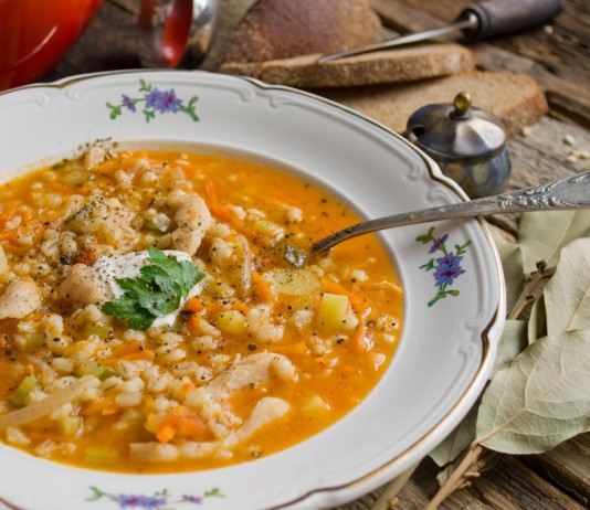 Рассольник с перловкой, свежими огурцами и курицей - Рецепты Рассольник с перловкой, свежими огурцами и курицей