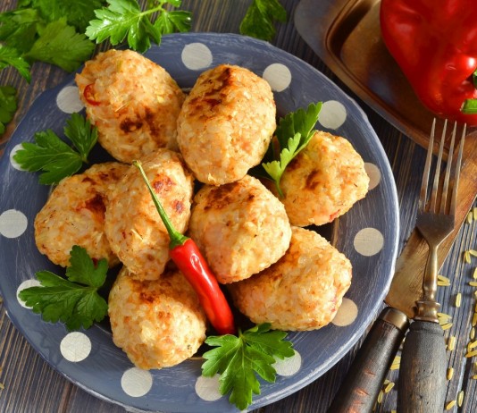 Куриные тефтели в духовке - Основные блюда и гарниры Куриные тефтели в духовке