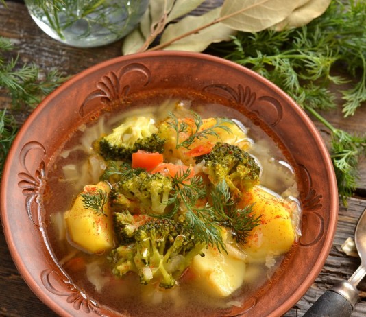Вкусный постный суп с картошкой и брокколи