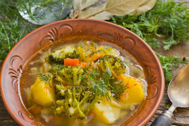 Вкусный постный суп с картошкой и брокколи Вкусный постный суп с картошкой и брокколи