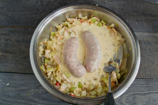 Куриные колбаски готовим на маленьком огне