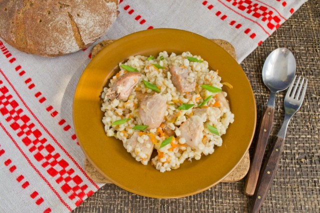 Перловая каша с мясом готова!