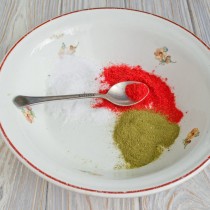 Добавляем сухую приправу для мяса