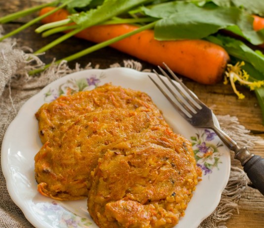 Биточки творожные с морковью