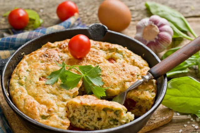 Омлет с творогом и шпинатом