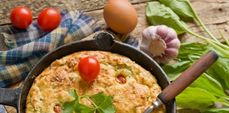 Омлет с творогом и шпинатом