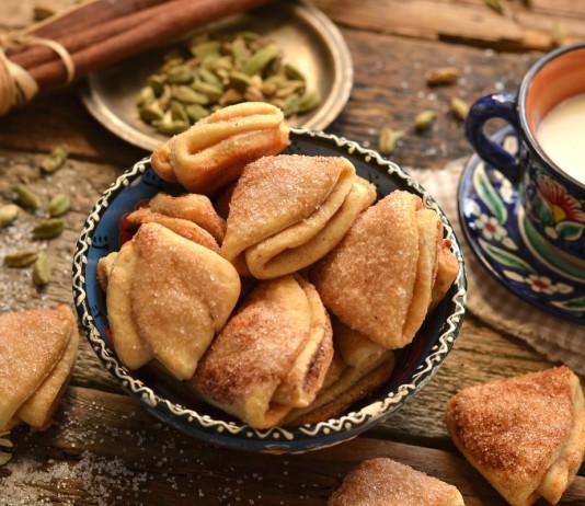 Творожное печенье с кардамоном и корицей