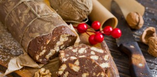 Шоколадная колбаска — десерт без выпечки