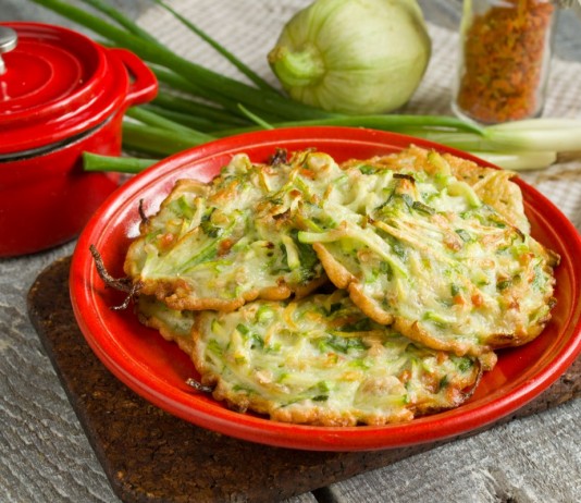 Кабачковые оладьи с овсянкой — едим и худеем!