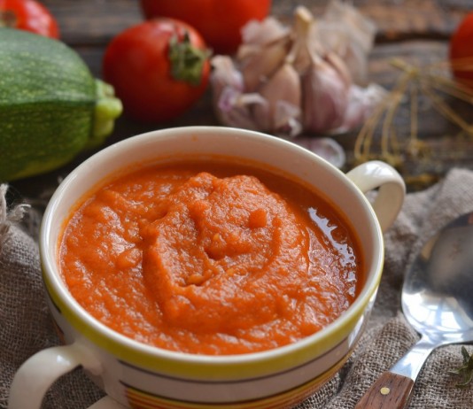 Томатный суп-пюре для тех, кто следит за фигурой