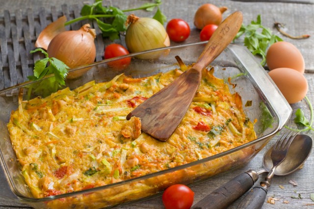 Запеканка из кабачков с курицей — без муки и лишних калорий Запеканка из кабачков с курицей — без муки и лишних калорий