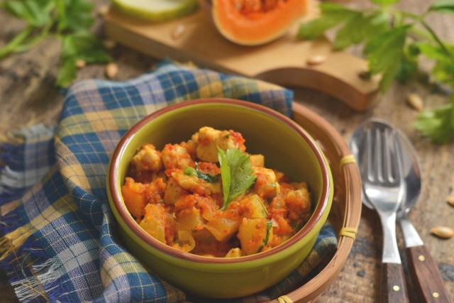 Кабачки, тыква и курица — осеннее рагу на каждый день Кабачки, тыква и курица — осеннее рагу на каждый день