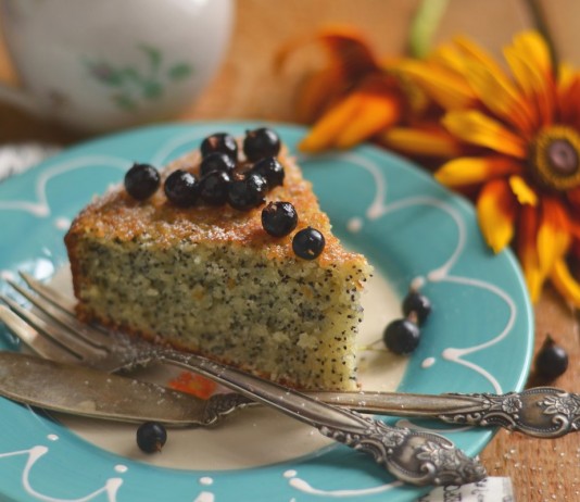 Манник с маком на кефире — простой и вкусный пирог - Рецепты Манник с маком на кефире — простой и вкусный пирог
