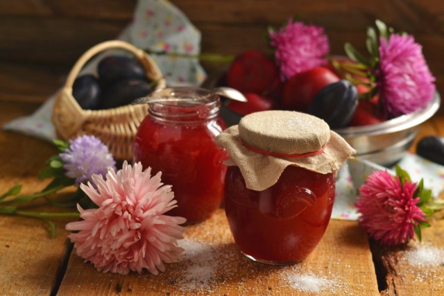 Яблочное повидло на зиму с бананом и сливами