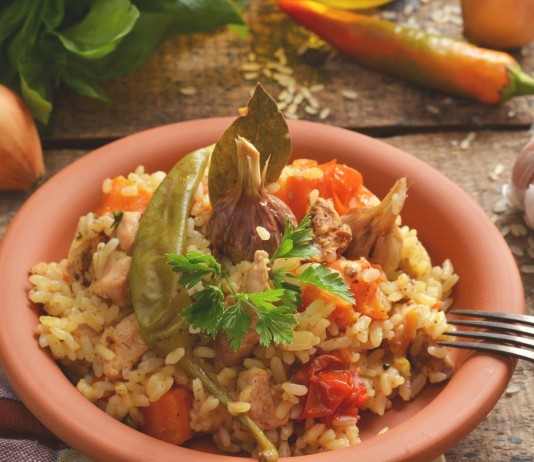 Плов с мясом для быстрого и сытного ужина