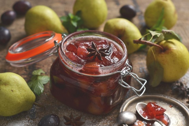 Варенье из груш и слив — самое простое в приготовлении