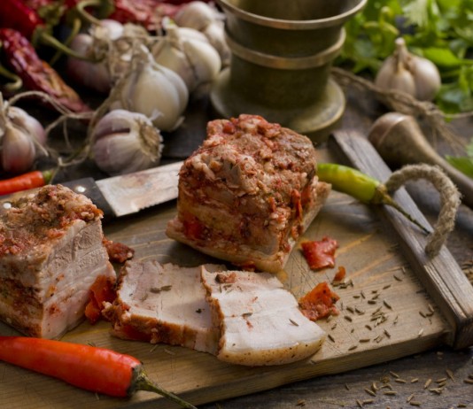 Нежнейшая солёная грудинка к праздникам